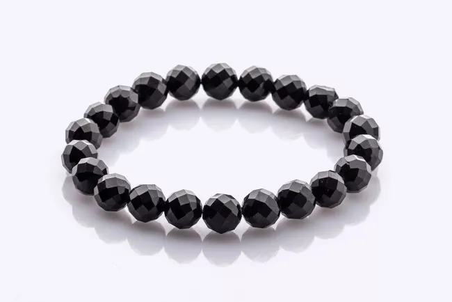 Armband mit facetierten 8 mm Turmalin-Perlen